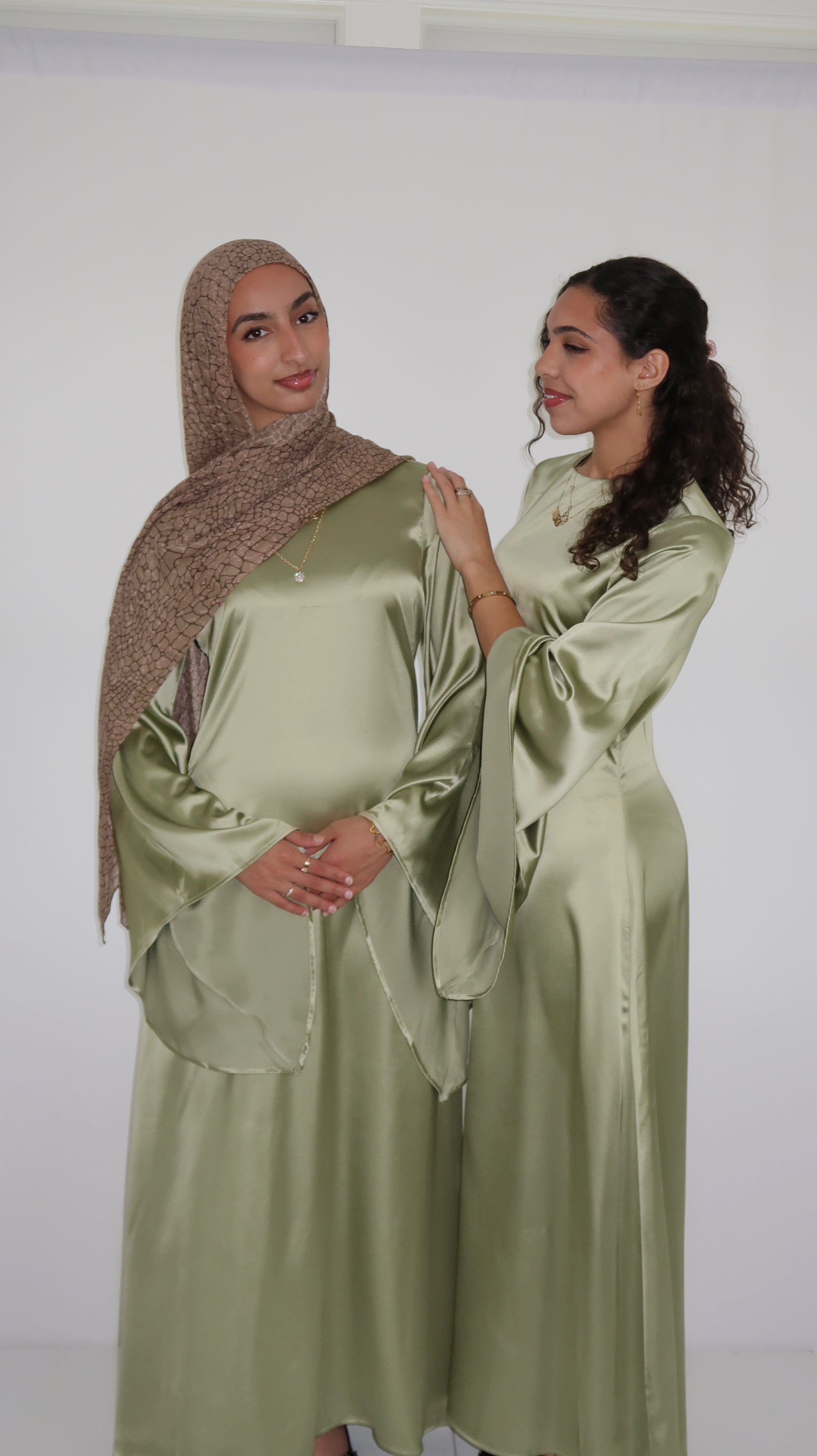 Noor | Olive
