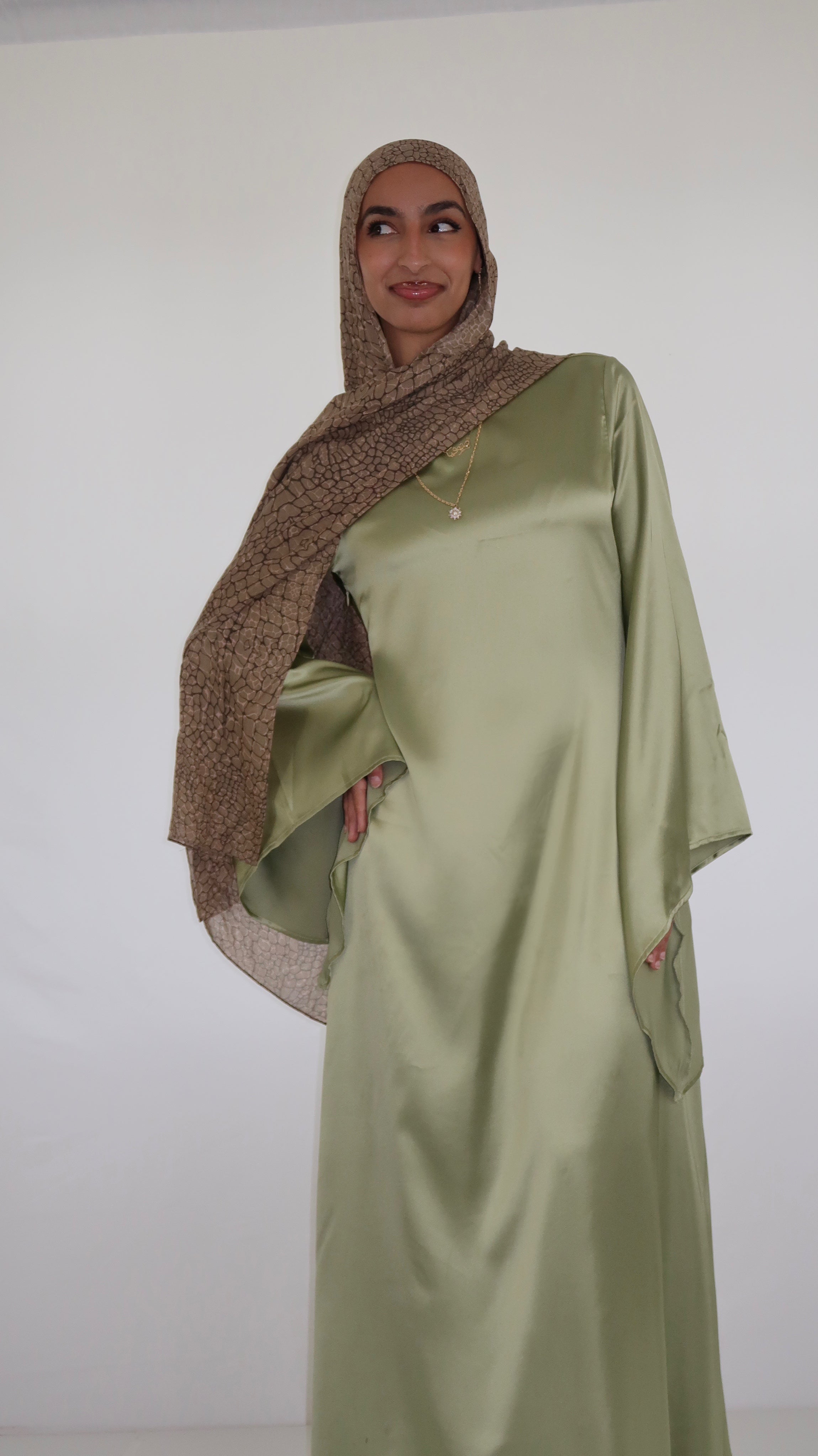 Noor | Olive