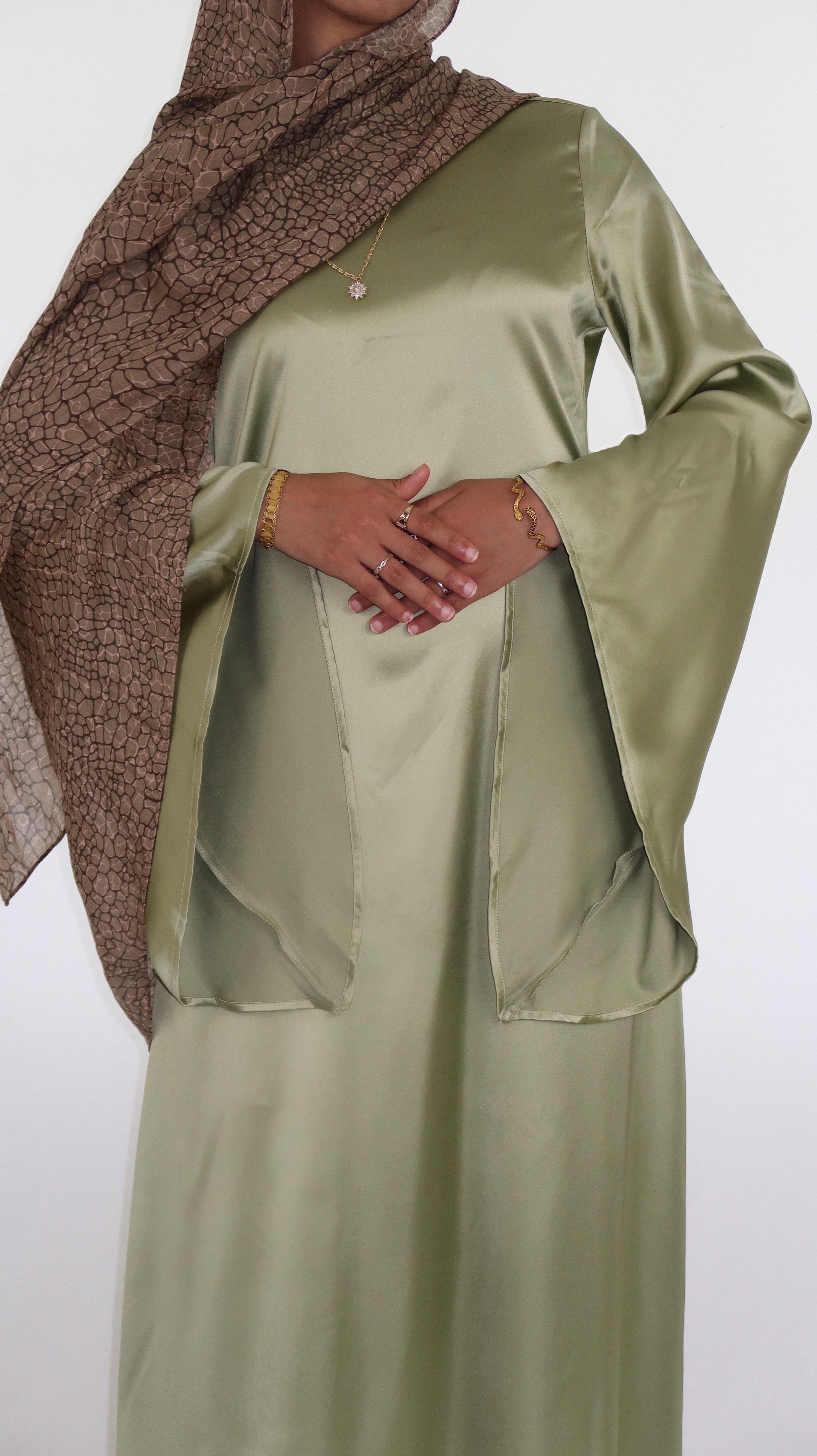 Noor | Olive