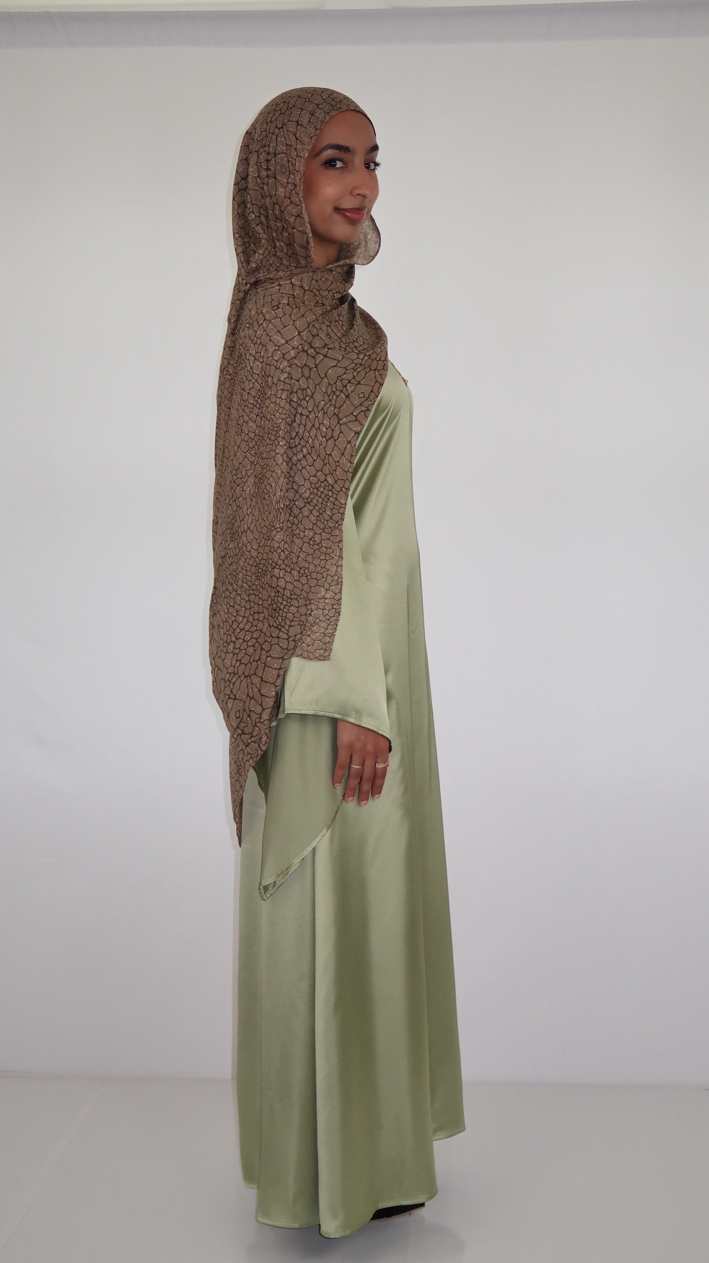 Noor | Olive